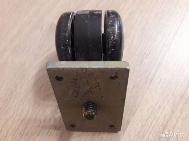 Колёсики поворотные от советских кресел