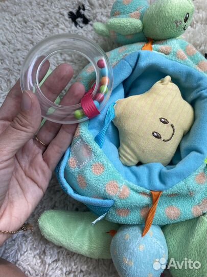 Игрушки погремушки развивающие для малыша круг