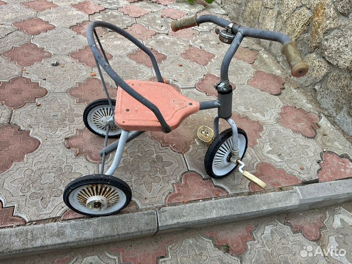 Детский трехколесный велосипед