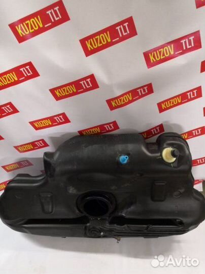 Топливный бак Toyota Avensis седан 1.8 2003