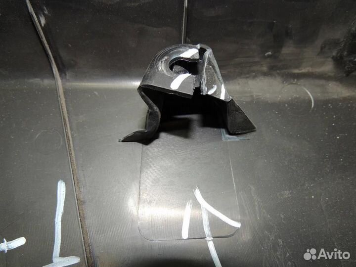 Обшивка стойки центральной левой Mitsubishi Gala