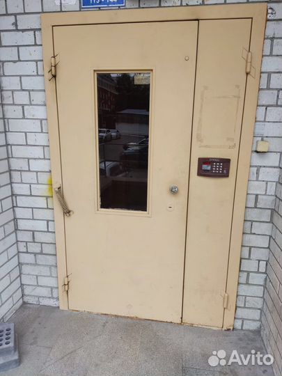 Дверь входная железная