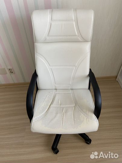 Офисное кресло руководителя бу
