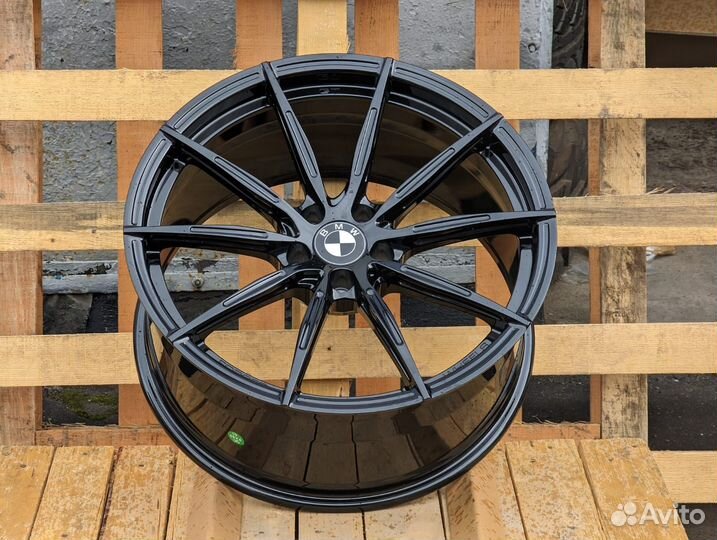 Кованые диски GT Forged R20 на BMW M5 / M8