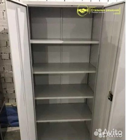 Шкаф металлический офисный с полками