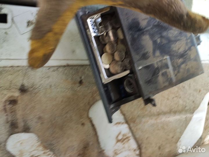 Audi A6C5 пепельница передняя