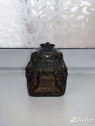 Шкатулка в виде ларца 