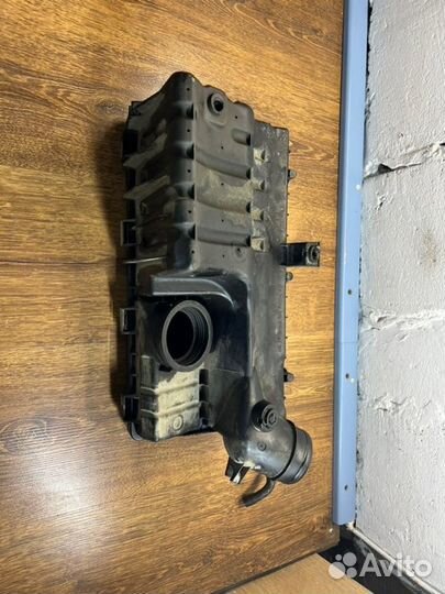 Корпус воздушного фильтра Skoda Rapid лифтбек 1.6