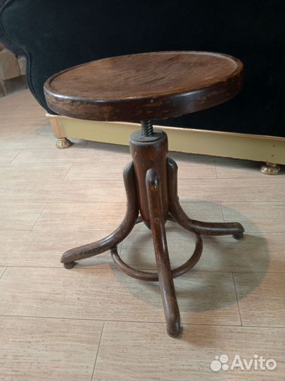 Стул вращающийся