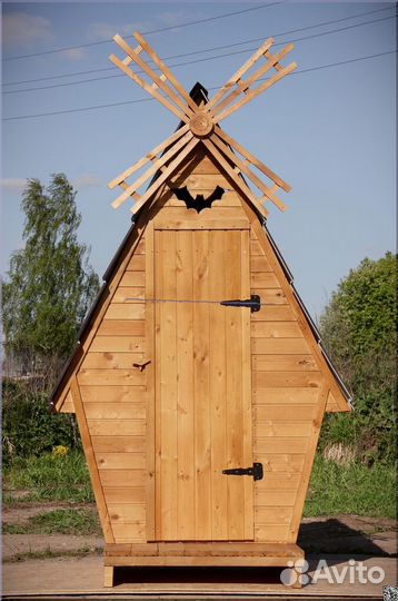 Уличный туалет деревянный DRE444