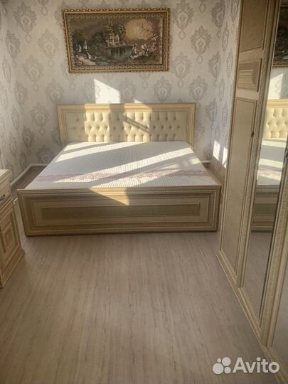 Спальный гарнитур