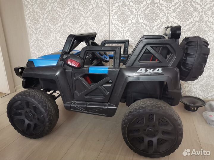 Детский электромобиль