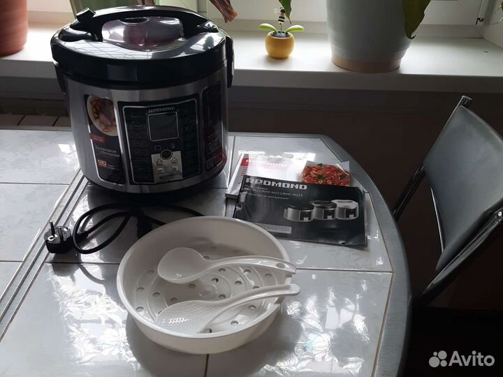 Мультиварка redmond новая без чаши