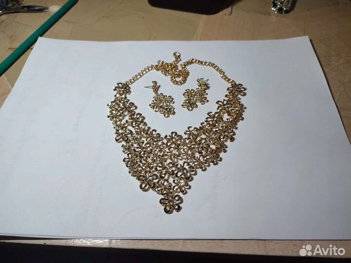 Шикарный набор часы + 5 браслетов. Новый