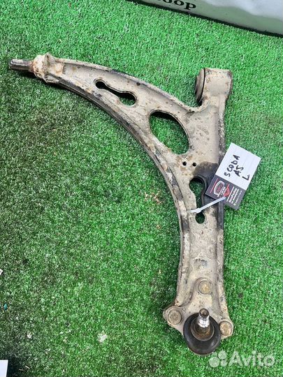 Рычаг передний левый правый Skoda Volkswagen