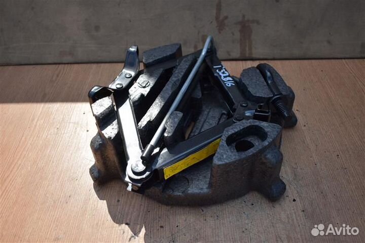 Домкрат Ford Focus 2 Рестайлинг хэтчбек 5Д shda