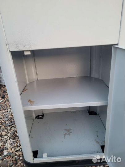 Тумбочка, Тумба металлическая