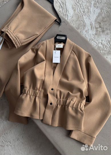 Костюм женский модный The Row (тренд 2025)