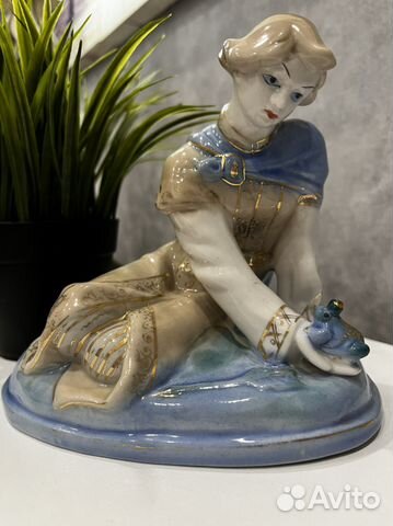 Статуэтка Иван царевич с Царевной лягушкой