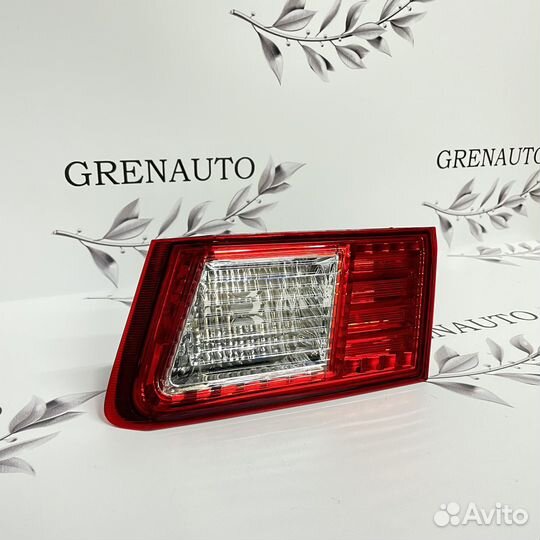 Фонарь задний правый внутренний Honda Accord 8