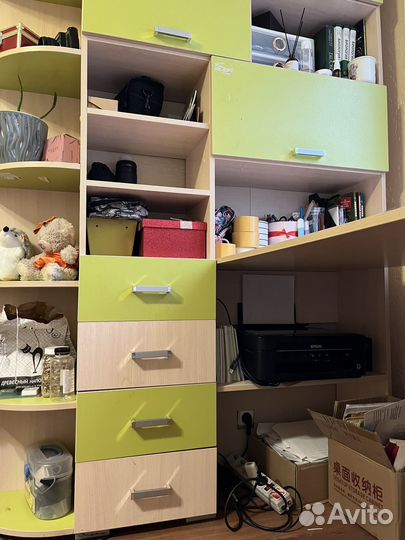 Набор мебели. Шкаф. Стол