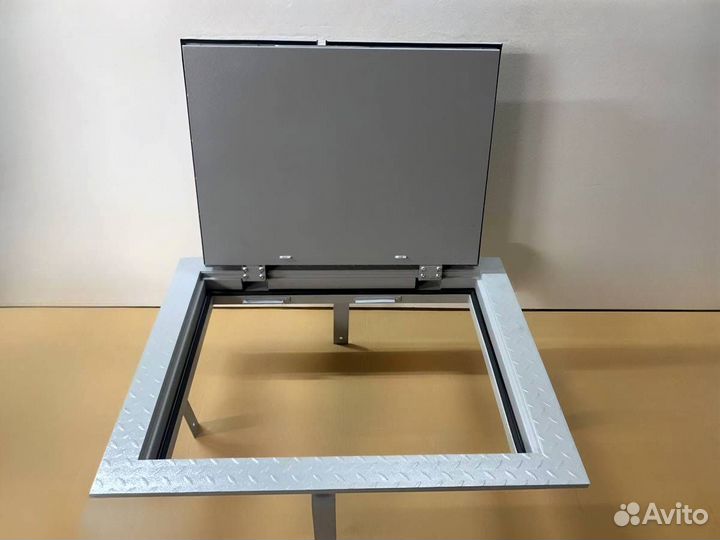 Оцинкованный люк