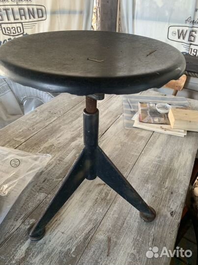 Стул для фортепиано