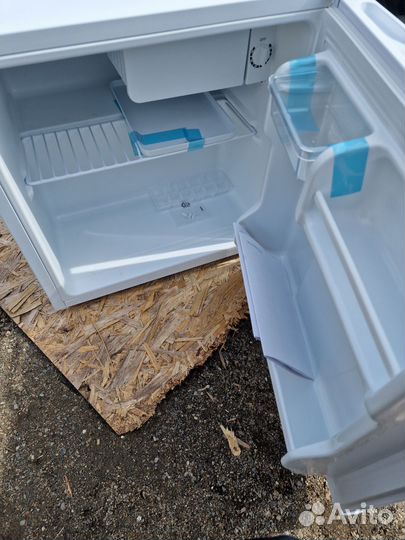 Холодильник маленький новый
