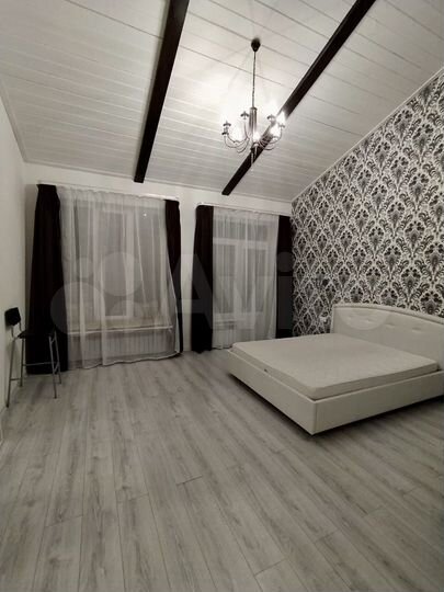 3-к. квартира, 100 м², 1/2 эт.