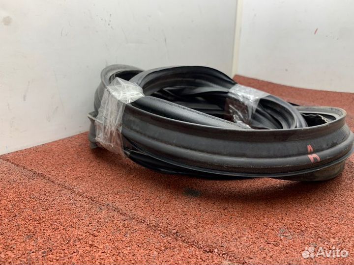 Уплотнитель багажника Renault Duster легковой