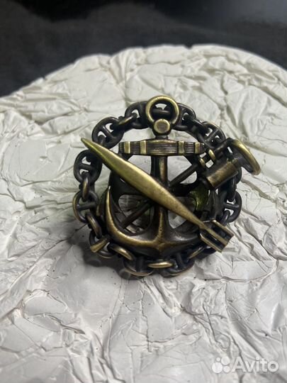 Морской офицерский значок