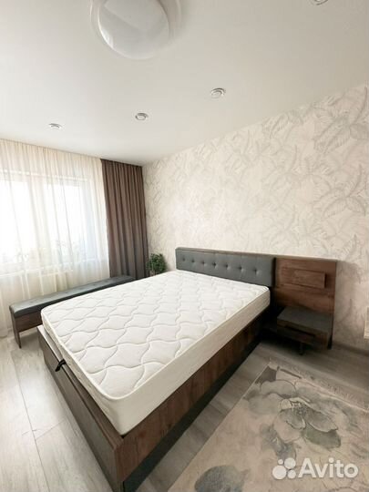 Кровать двухспальная с подьемным механизмом