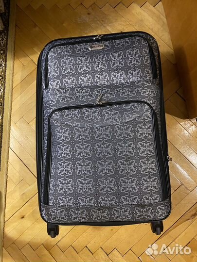 Чемодан 40х30х70см на колесах с выдвижной ручкой