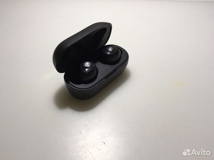 Беспроводные наушники JBL