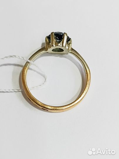 Золотое кольцо с камнем 16,5р