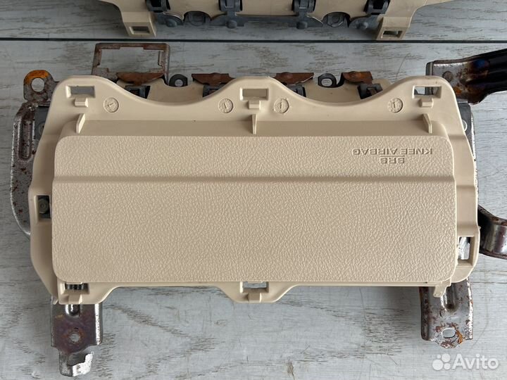 Lexus Lx570 подушка безопасности в колени