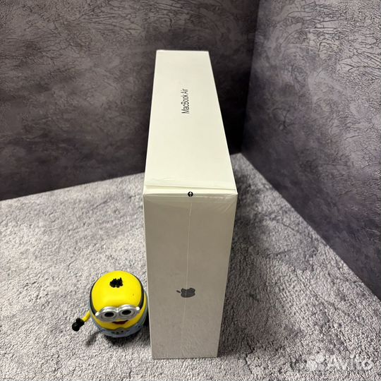 Macbook Air M1 8/256 гб русская клавиатура