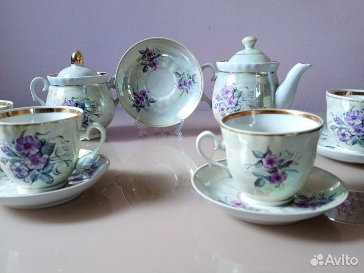 Фарфоровый чайный сервиз