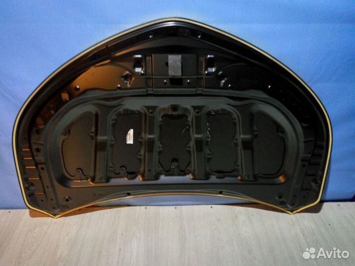 Капот на toyota corolla 180