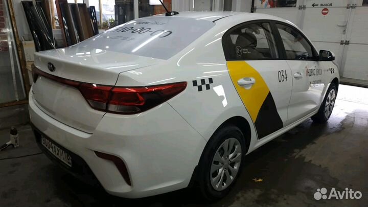 Брендирование Яндекс. Оклейка в белый цвет. Тонер