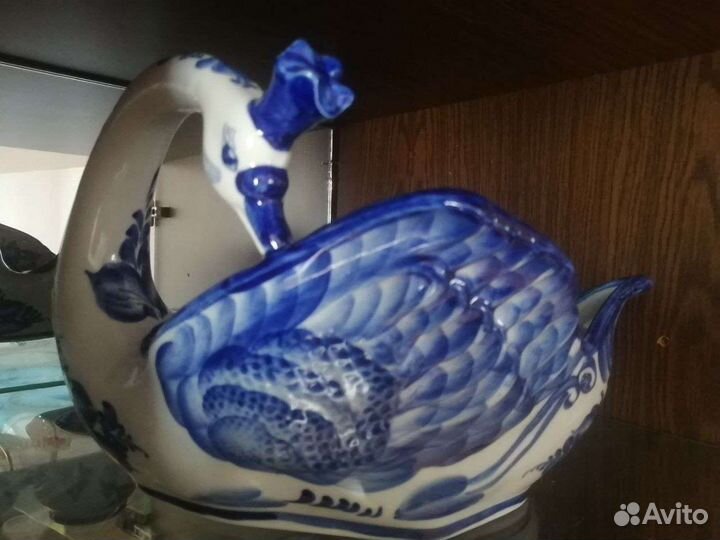 Посуда гжель, конфетница, чашки, шкатулка