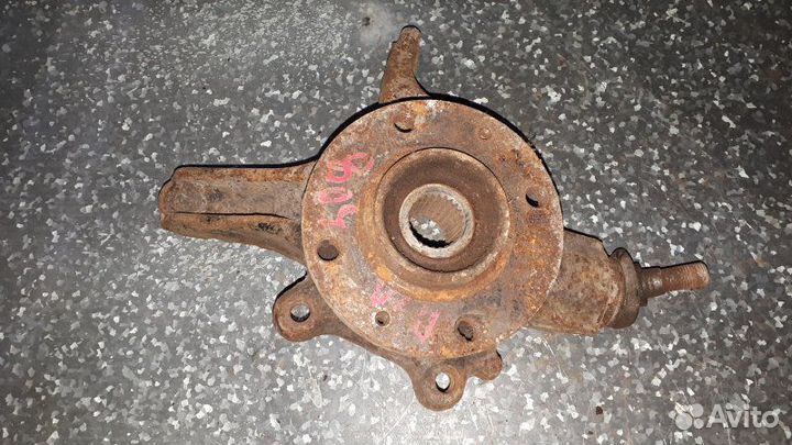 Кулак поворотный передний левый Peugeot 308 3H