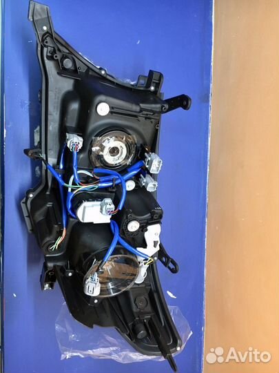 Фары передние Тойота Ланд Крузер 200 2012 г