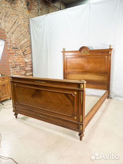 Антикварная кровать 1870-х гг
