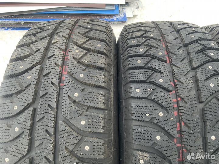 Bridgestone Ice Cruiser 7000S 215/65 R16