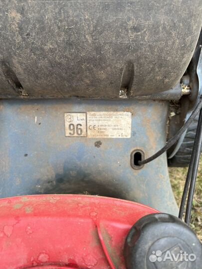 Продам бензиновую газонокосилку Honda HRG 415 C1