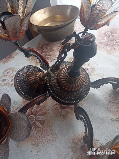 Люстра красный май