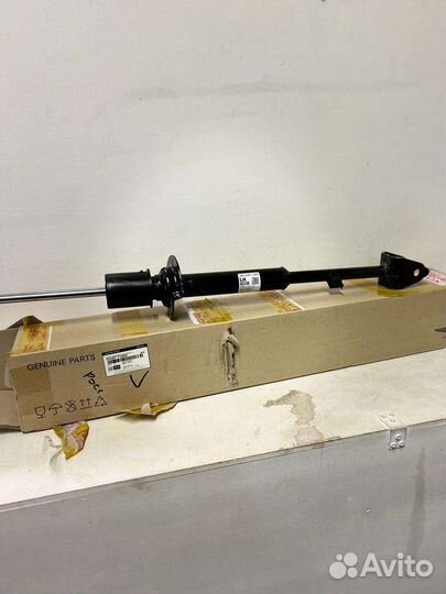 Амортизатор задний левый Genesis G80