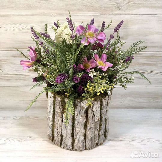 Цветы в пнях