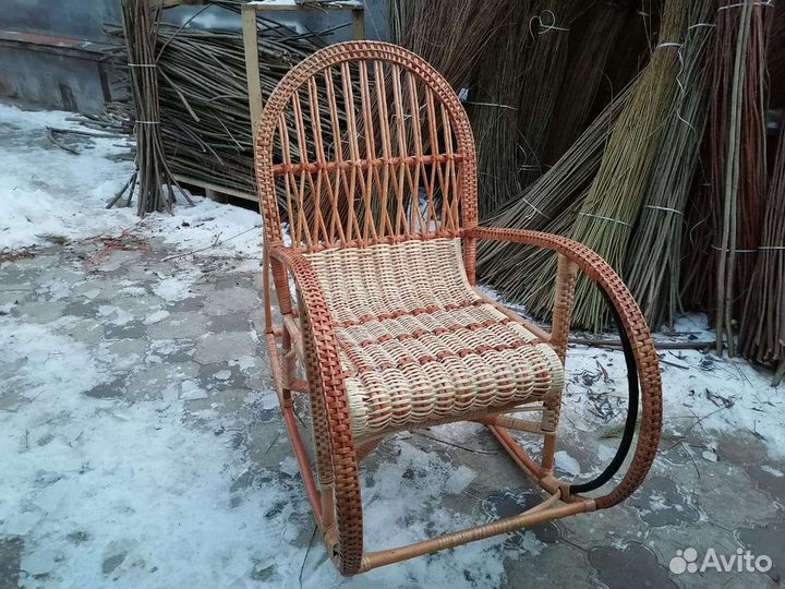 Плетёная кресло качалка